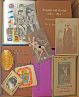 Delcampe - WUKI Große Kiste Voll Mit Ansichtskarten, Philatelie, Bücher, Fotos Usw. - 500 Postales Min.