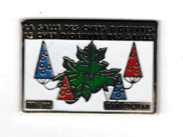 Delcampe - Pin's Jean Cocteau "La Salle Des Chefs D'oeuvres " - Personajes Célebres