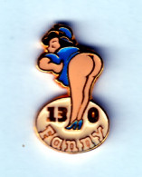 Delcampe - Pin's PETANQUE Fanny Pin Up - Petanca