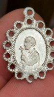 Delcampe - Ancienne Médaille Religieuse – Souvenir De La Louvesc – Saint Jean-François Régis – XIXe S. - Colgantes