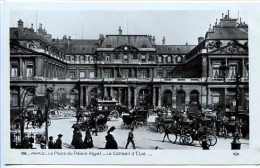 Delcampe - CPA  9 X 14  PARIS   La Place Du Palais Royal - Le Conseil D'Etat    Calèche Cheval  Omnibus Ligne Porte St Martin* - Plätze