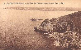 Delcampe - 29-LA POINTE DU RAZ LA BAIE DES TREPASSES ET LA POINTE DU VAN-N°5139-F/0191 - La Pointe Du Raz