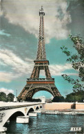 Delcampe - CPA Paris La Tour Eiffel Et Le Pont D'Iena - Eiffelturm