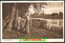 Delcampe - VEERE Aan De Plas Klederdracht - Veere