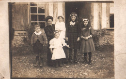 Delcampe - Saint Romain - Carte Photo - Groupe Famille Du Village - 1915 - Saint Romain De Colbosc