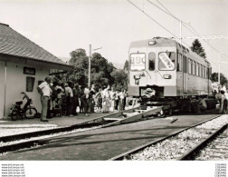 Delcampe - SUISSE - S01086 - Train - Déchargement De La Be 4/4 201  à  Trélex 25.9.1985 - Photo Hadorn  - CPSM 10x15 Cm- - Trélex