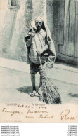 Delcampe - MAROC - S02328 - Tangier - A Sweeper - Continental Hotel - - Tanger