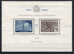 Delcampe - Latvia 1939 Michel Block 2 5th Anniv. Of The Inauguration Of President Ulmanis With Blue O/p „1934 1939 / 15 / V“ S/sMNH - Letland