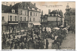 Delcampe - AYVP10-0980-89 - AVALLON - Place De L'hotel De Ville - Un Jour De Marché - Avallon