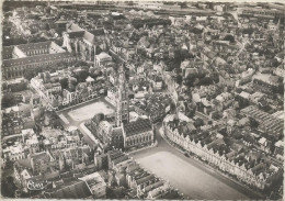 Delcampe - ARRAS VUE AERIENNE LE BEFFROI ET LA PETITE PLACE - Arras