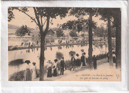 Delcampe - CPA :  14 X 9  -  NEVERS.  -  Le   Port  De  La  Jonction (un  Jour  De  Concours  De  Pêche) - Nevers