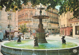 Delcampe - 81 CASTRES PLACE JEAN JAURES LA FONTAINE - Castres