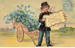 Delcampe - ANGES #MK45045 BONS BAISERS UN ANGE EN COSTUME CHAPEAU BROUETTE DE FLEURS MYOSOTIS BLEU - Engel