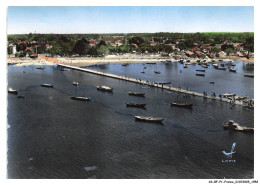 Delcampe - CS-BFP1-0977-33 - En Avion Au-dessus De ARES - Le Port Et La Jetée - Arès