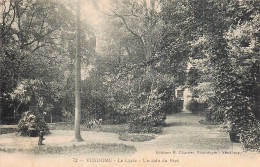 Delcampe - 41 VENDOME LE LYCEE UN COIN DU PARC - Vendome