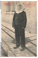 Delcampe - AYXP10-0917-94 - établissement Pénitentiaires De FRESNES - Costume Penal Capuchon En Etamine - Fresnes