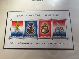 Delcampe - LUXEMBOURG MNH MICHEL BLOCK 14 WAFFENS - Blocs & Feuillets