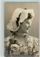 Delcampe - 39432387 - Frauenschoenheit  Perlenkette - Mode