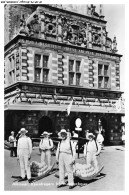 Delcampe - CF-BFP2-1140-PAYS-BAS - ALKMAAR - Kaasdragers Bij Waaggebouw - Alkmaar