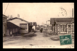 Delcampe - 33 - PAUILLAC - UNE RUE A TROMPELOUP - Pauillac