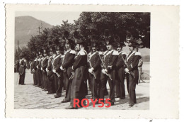 Delcampe - Militari Carabiniere Cartolina Postale Con Foto Di Gruppo Di Carabinieri In Alta Uniforme Anni 40 50 - Regimente