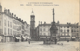 Delcampe - L'Auvergne Pittoresque - Issoire - Place De La République Et Le Théâtre, Fontaine - Carte V.D.C. N° 2009 De 1919 - Issoire