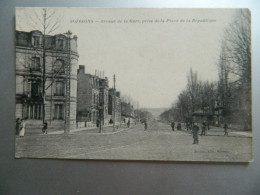 Delcampe - SOISSONS                           AVENUE DE LA GARE     PRISE DE LA PLACE DE LA REPUBLIQUE - Soissons