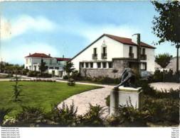 Delcampe - 1 Cpsm Lezoux - La Nouvelle Poste - Lezoux