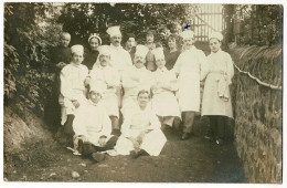Delcampe - Carte Photo - La Bourboule 1920 - Souvenir De Gaston Vigroux (pipe), Sommelier & La Brigade D'un Grand Hôtel - La Bourboule