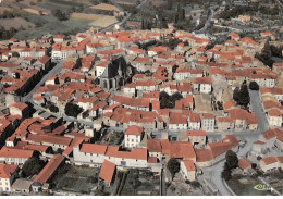 Delcampe - 63 .n°kri11053. Vic Le Comte . Vue Generale Aerienne  . N°cr 1 A   . Edition Combier  .  Sm 10X15 Cm . - Vic Le Comte