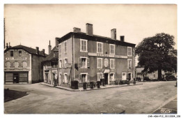 Delcampe - CAR-ADNP12-0777-63 - SAINT-GERVAIS-D'AUVERGNE - Place De L'église - Saint Gervais D'Auvergne