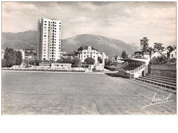 Delcampe - 73 . N° 48586 . Chambery.stade.vue Generale . Cpsm 14 X 9 Cm. - Chambery