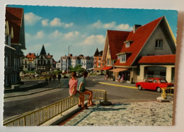 Delcampe - P87-Belgique,–De Haan –vue Du Centre, Route Royale, Animation, Voiture D’époque Ancienne - De Haan