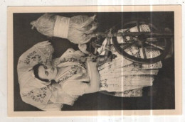 Delcampe - AK 261971 COSTUME / TRACHTEN - Germany - Spreewälderin - Am Spinnrad - Trachten