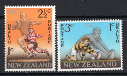 Delcampe - New Zealand 1967 Health - Rugby - Set HM (SG 867-868) - Ungebraucht