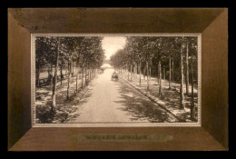 Delcampe - 77 - MELUN - SOUVENIR - DECOR CADRE - Melun