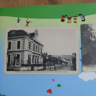 Delcampe - Lot De 2 Cartes Saint Marcelin 3ecole De Jeunes Filles Et L'avenue Felix Faure , La Caisse D'epargene Et La Gare - Saint-Marcellin
