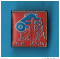 Delcampe - 1 PIN'S  //    ** C.E.  J.R.D. SARL ** LA FERTE SAINT AUBIN ** - EDF GDF