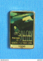 Delcampe - 1 PIN'S //  ** 66ème SALON INTERNATIONAL DE L'AUTO + ACCESSOIRES / GENÈVE 1996 / PALEXPO ** . (E.C.S. P.O.BOX BERNEX-GE) - Other & Unclassified