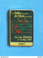 Delcampe - 1 PIN'S //  ** 67ème SALON INTERNATIONAL DE L'AUTO + ACCESSOIRES / GENÈVE 1997 / PALEXPO ** . (E.C.S. P.O.BOX BERNEX-GE) - Other & Unclassified