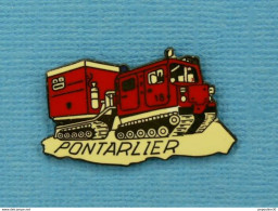 Delcampe - 1 PIN'S //  ** SAPEURS POMPIERS / CSP DE PONTARLIER / FOURGON CHENILLÉ / F.E.M.A.C / CEL.L.S.A ** - Firemen