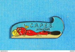 Delcampe - 1 PIN'S //  ** C.A.P..E.S. / PLONGÉE / LE CAP D'AGDE / HÉRAULT / OCCITANIE ** - Diving