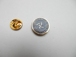 Delcampe - Beau Pin's , Bowling , Traject Bowling Club De Franconville , Val D'Oise - Bowling