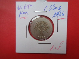 Delcampe - Viêt-Nam 1 DÔNG 1964 (A.12) - Viêt-Nam