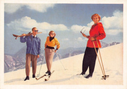 Delcampe - Winter Sports Friends At Mountain Skiing Photo Montage Vintage Postcard B734 - Sonstige & Ohne Zuordnung