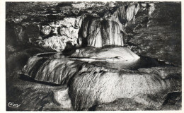 Delcampe - - 38 - Grottes De LA BALME (Isère) - La Grande Fontaine - Scan Verso - - La Balme-les-Grottes