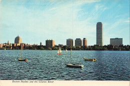 Delcampe - ETATS UNIS - Boston - Skyline - Charles River - Fleuve Charles -  - Bâtiments - Tour - Bateaux - Voiles - Carte Postale - Boston
