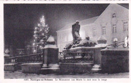 Delcampe - NASSOGNE En ARDENNE - Le Monument Aux Morts La Nuit Sous La Neige - Nassogne