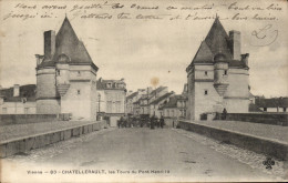 Delcampe - Chatellerault CPA Les Tours Du Pont Henri IV - Chatellerault