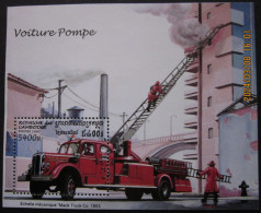 Delcampe - CAMBODIA ~ MINIATURE SHEET ~ S.G. MS 1636 ~ 1997 ~ FIRE ENGINES.~ MNH #05645 - Cambodge